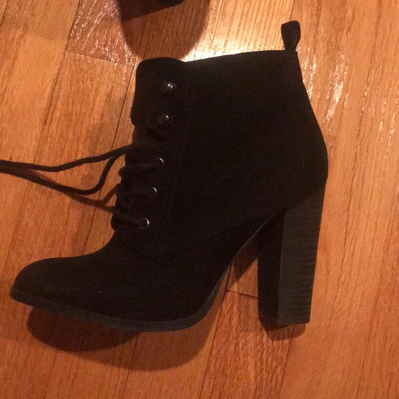 ALDO genuine leather heeled boots - Picture 4 of 7